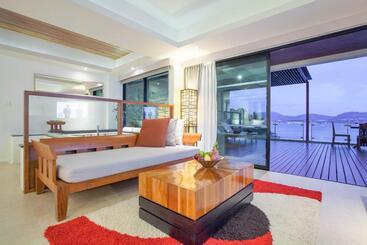 Курорт Zenmaya Oceanfront Phuket, Trademark Collection By Wyndham