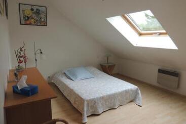 ベッドアンドブレックファースト Chambre D Hôtes De Charleval