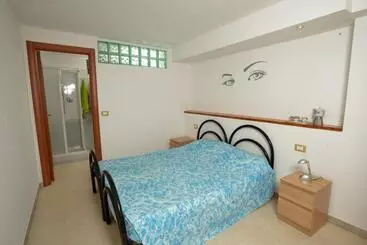 تختخواب و صبحانه Costadoro