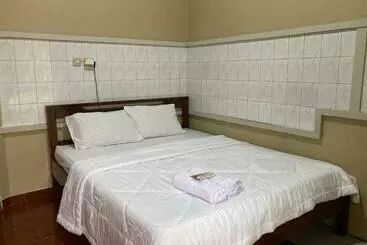 ホテル Flamboyan Homestay 1 Dieng Syariah Redpartner
