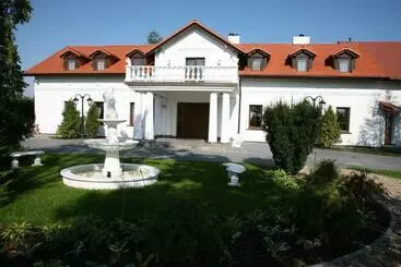 Hotelli Pamiętna Dworek