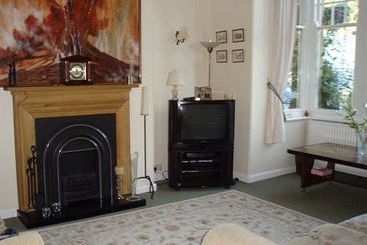 Bed and Breakfast Roslyn House