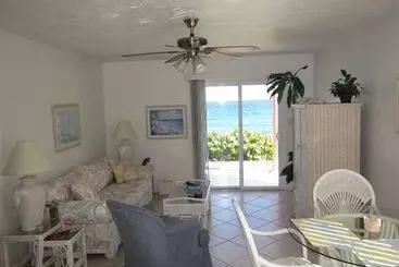 Жильё для туристов Cayman Breakers