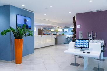 ホテル Holiday Inn Express Toulon   Est, An Ihg