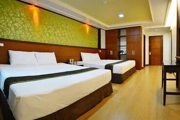 La Piazza Hotel And Convention Center Inc