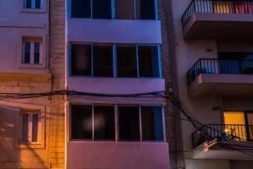 פנסיון Slimiza Suites