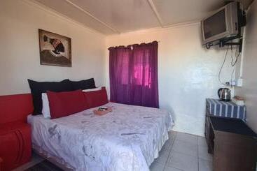 بنسيون Hollywood Lodge