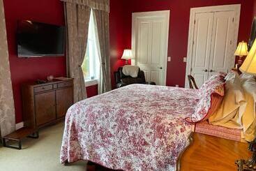 Riverside Inn Bed And Breakfast