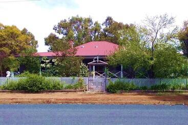 Wagin Cottage Garden Bed And Breakfast