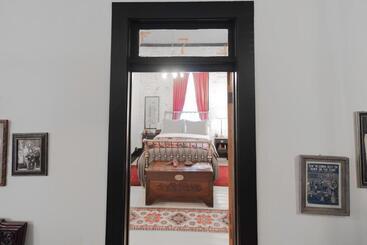 Szálló Beard And Lady Inn