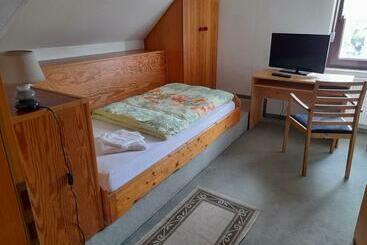 Общежитие Gasthof Tross