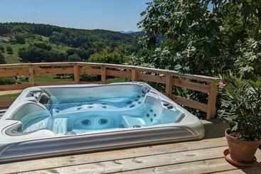 مبيت وإفطار Ursteirerhof   Familie Kerschbaumer