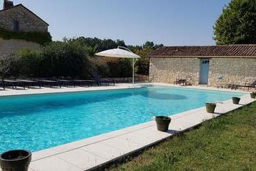 Bed & Breakfast Chambre D Hôte La Source Domaine De Fonpeyroune