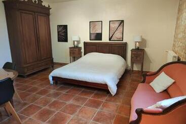 ベッドアンドブレックファースト Chambre D Hôte La Source Domaine De Fonpeyroune