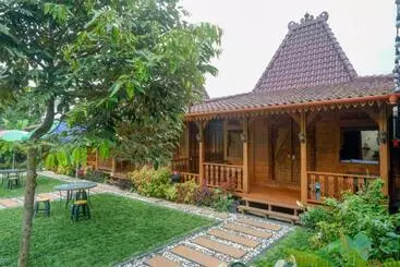 Hotelli Reddoorz Syariah Near Terminal Mendolo Wonosobo 2