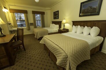 Many Glacier Hotel   Inside The Park