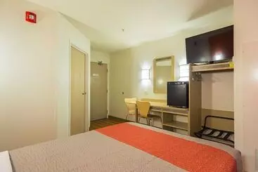 Motel 6whitby, On Toronto East