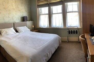 פנסיון Devonia Express