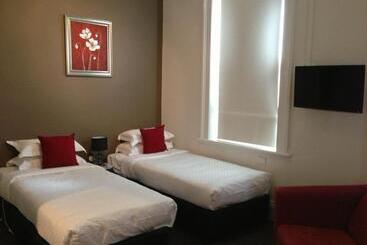 酒店 Centennial Inn On Bathurst