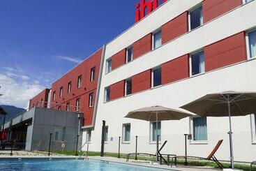 בית מלון כפרי Ibis Saintgenispouilly Geneve