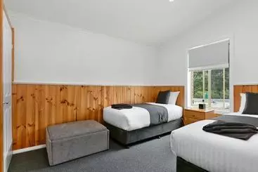 Отель Masons Cottages