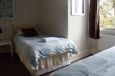 هتل The Castle Bar Only