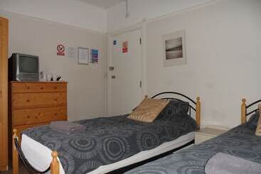 هتل The Castle Bar Only