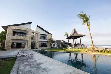 Suarti Resort Villas & Gallery