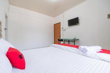 Hotel Reddoorz Near Terminal Bubulak Bogor