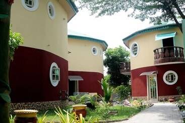 Honeyland Beach Resort