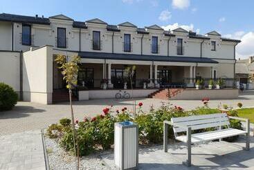 בית מלון כפרי Dom Weselny Iwonka