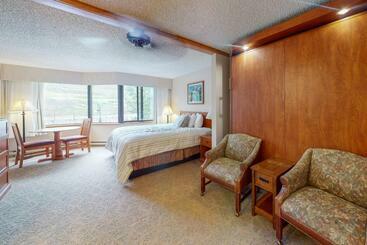 Hotel Grand Lodge #317