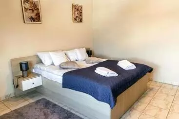 Huoneistohotelli Villa Adamar Masaże & Jacuzzi