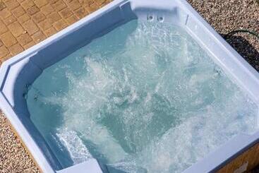 Aparthotel Villa Adamar   Masaże & Jacuzzi