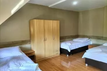هاستل Gościniec U Zawierki