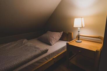 호스텔 Zajazd Pod Lipami