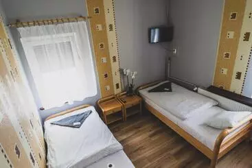 Retkeilymaja Zajazd Pod Lipami