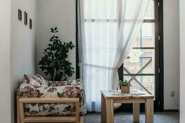 Międzynarodowe Schronisko Młodzieżowe Ptsm Szarotka