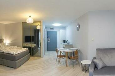 هتل آپارتمان Przy Plaży   Maloves Apart