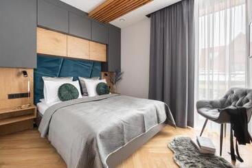 هتل آپارتمان Wrota Chałubińskiego