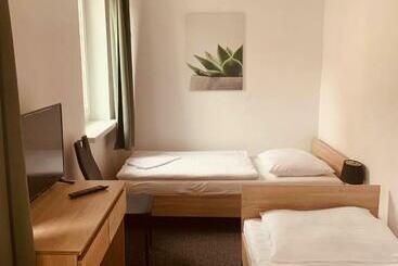 ユースホステル Pokoje Goscinne Atena