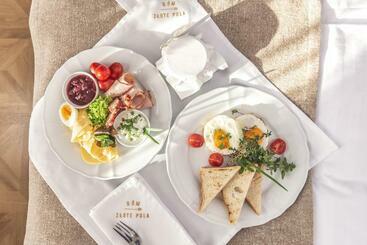 Aamiaismajoitus (B&B) Dóm Złote Pola