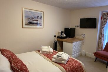 تختخواب و صبحانه The Clarence