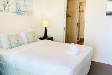 Emerald Sands Holiday Apartments