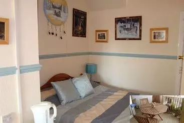 Pensió Dewolf Guest House