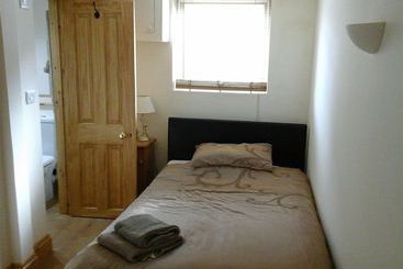 פנסיון Whitehouse Holiday Lettings