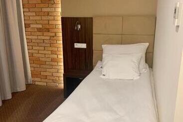 فندق صغير Zajazd W Białej