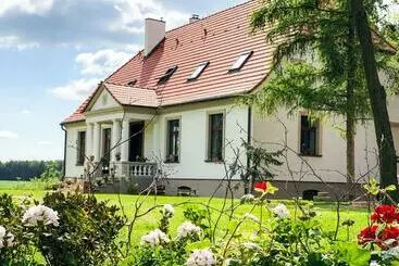 Aamiaismajoitus (B&B) Dwór Gogolewo Nad Wartą
