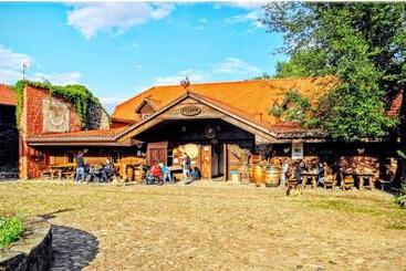 Bed and Breakfast Kiermusy Dworek Nad łąkami