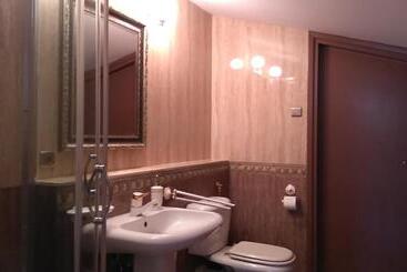 민박 Villa Podkowa